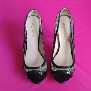 Women's Zigi Soho 5 inch gorgeous black heels, can wear dressy or casual